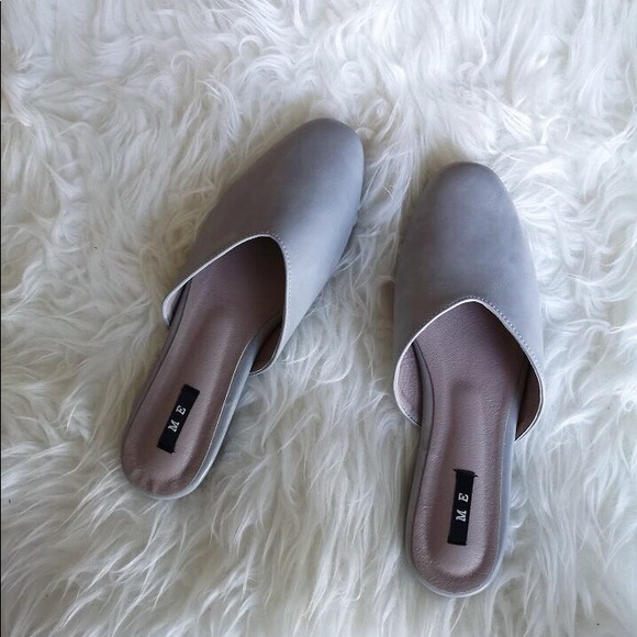 MOVING SALE LAST ONE Ice cream colors slippers - Picture 6 of 8